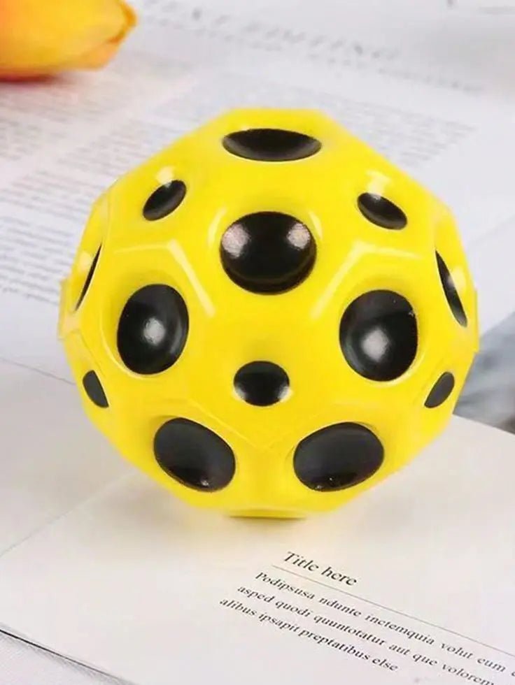 Bouncy Ball Anti-fall Moon Shape (Random Color)